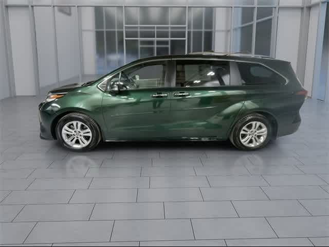 2022 Toyota Sienna Platinum