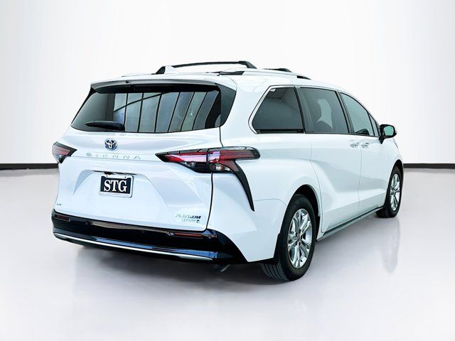 2022 Toyota Sienna Platinum