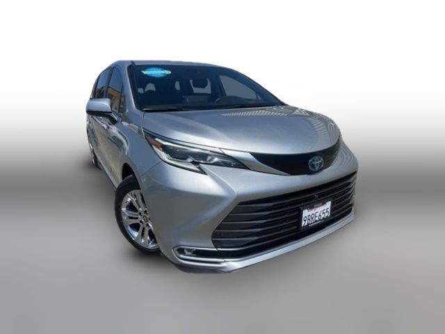 2022 Toyota Sienna Platinum