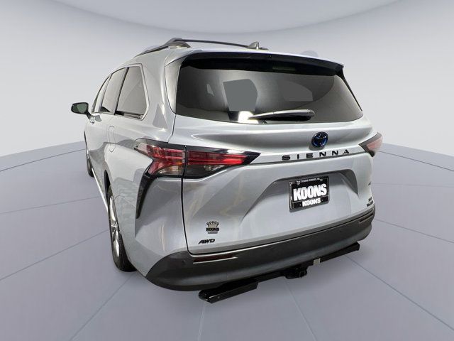 2022 Toyota Sienna XLE Woodland Edition