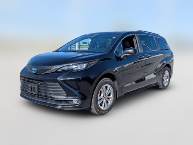 2022 Toyota Sienna XLE Woodland Edition
