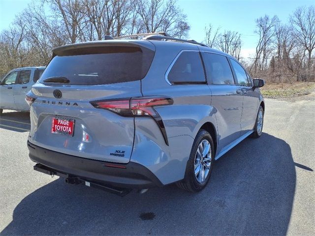 2022 Toyota Sienna XLE Woodland Edition