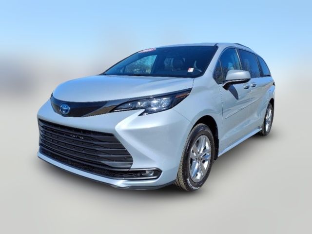 2022 Toyota Sienna XLE Woodland Edition