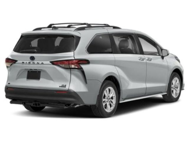 2022 Toyota Sienna XLE Woodland Edition