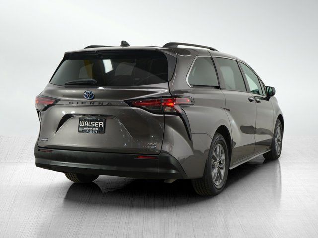 2022 Toyota Sienna LE