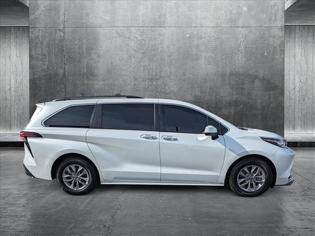 2022 Toyota Sienna XLE