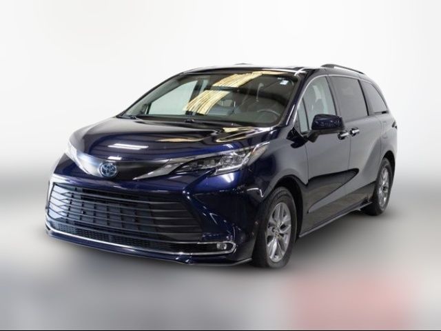 2022 Toyota Sienna XLE