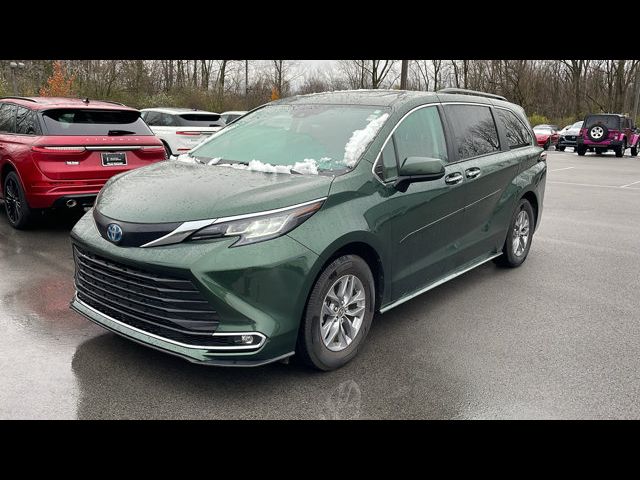 2022 Toyota Sienna XLE