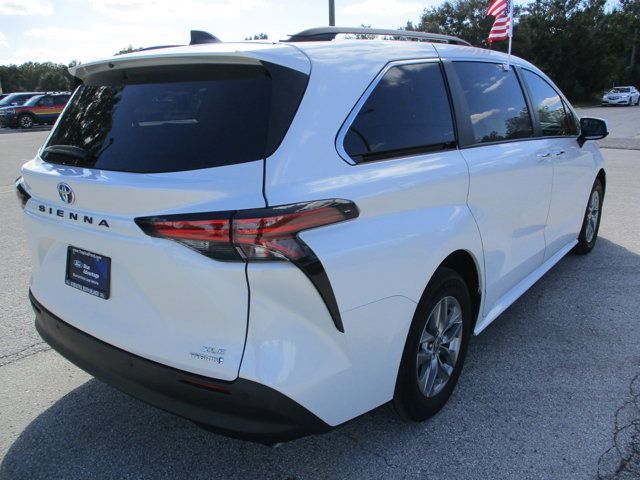 2022 Toyota Sienna XLE