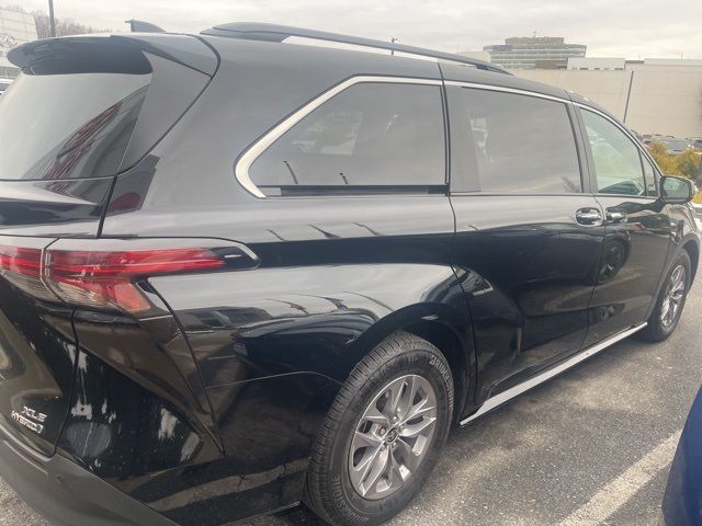 2022 Toyota Sienna XLE