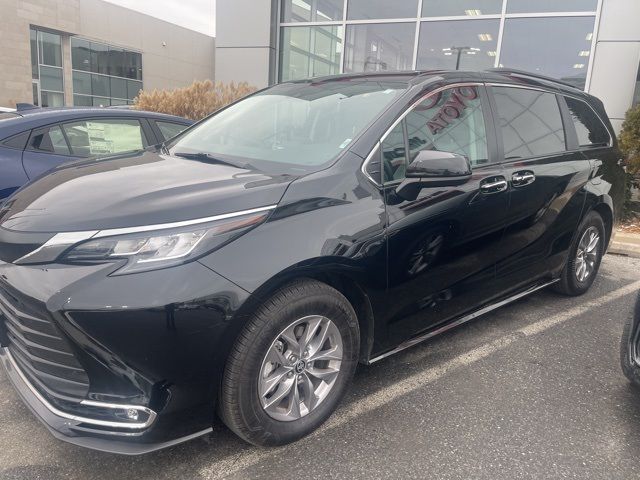 2022 Toyota Sienna XLE