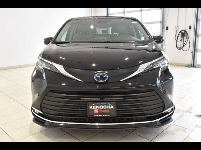 2022 Toyota Sienna XLE