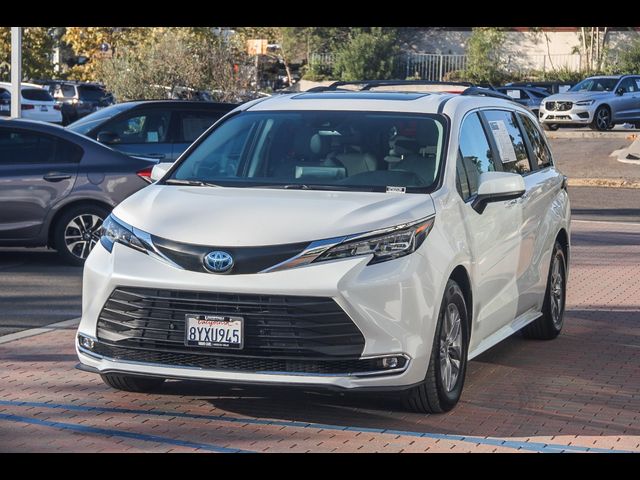 2022 Toyota Sienna XLE