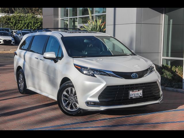 2022 Toyota Sienna XLE