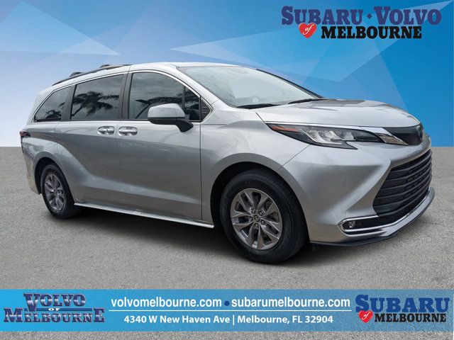 2022 Toyota Sienna XLE
