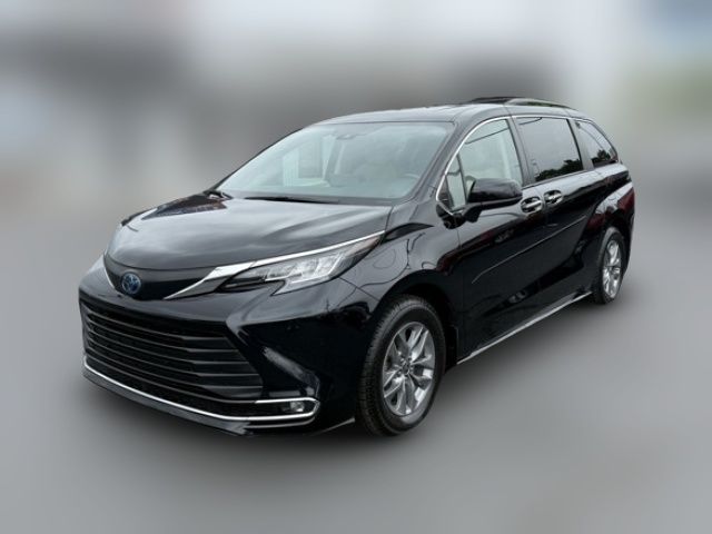 2022 Toyota Sienna XLE