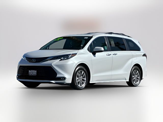 2022 Toyota Sienna XLE