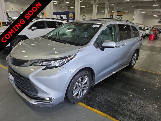 2022 Toyota Sienna XLE