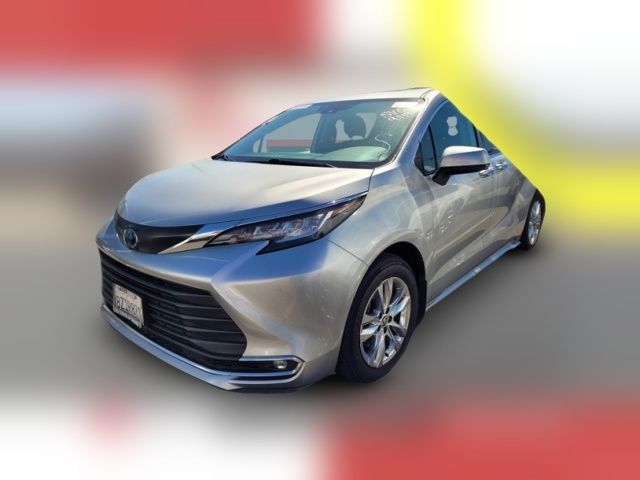 2022 Toyota Sienna XLE