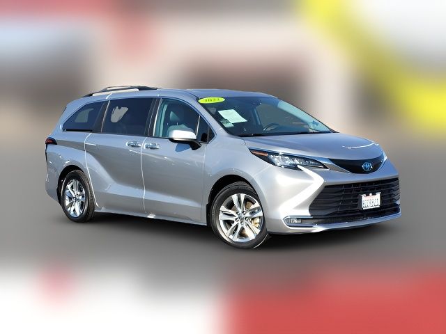 2022 Toyota Sienna XLE