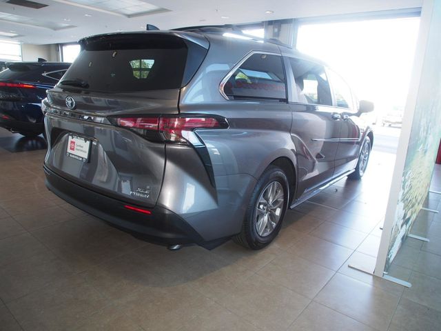 2022 Toyota Sienna XLE