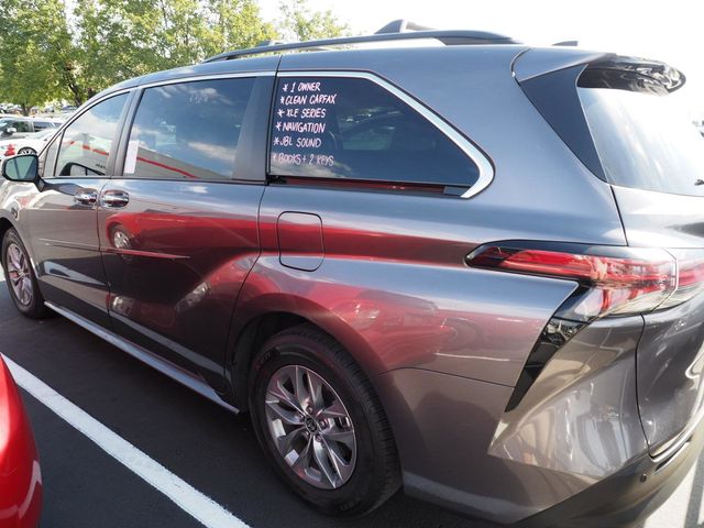 2022 Toyota Sienna XLE