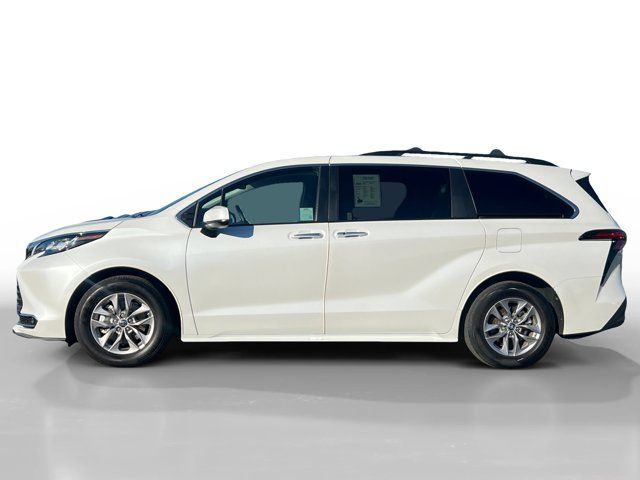 2022 Toyota Sienna XLE