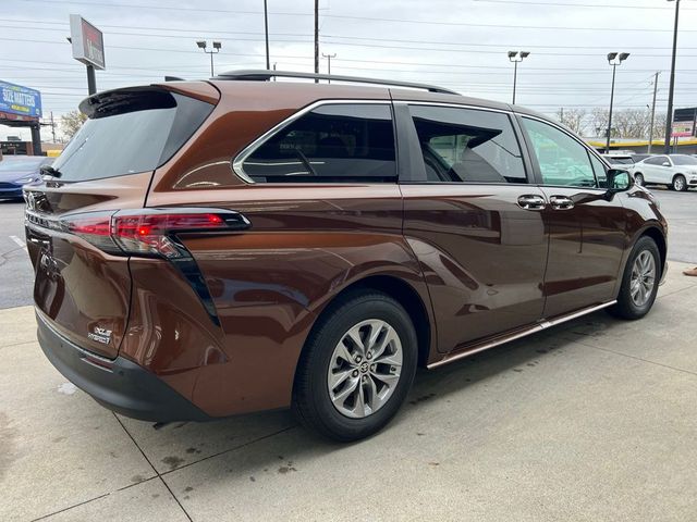 2022 Toyota Sienna XLE