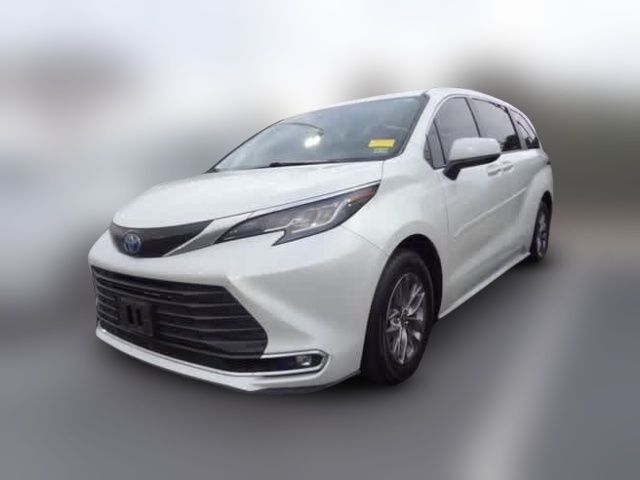 2022 Toyota Sienna XLE