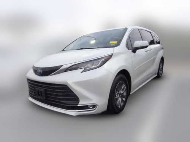 2022 Toyota Sienna XLE