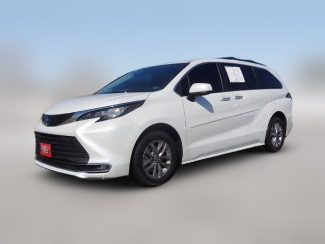 2022 Toyota Sienna XLE