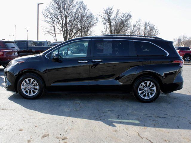 2022 Toyota Sienna XLE