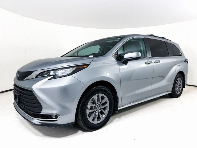 2022 Toyota Sienna XLE