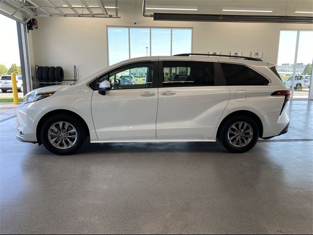 2022 Toyota Sienna XLE