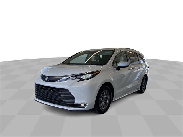 2022 Toyota Sienna XLE