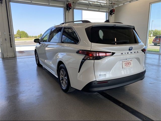 2022 Toyota Sienna XLE