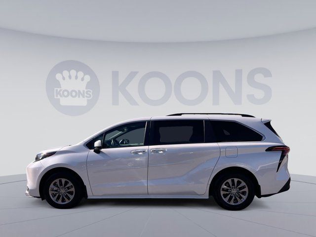 2022 Toyota Sienna XLE