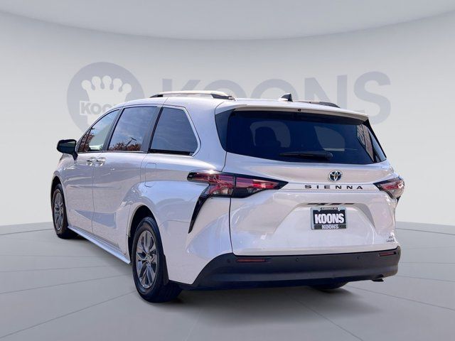 2022 Toyota Sienna XLE