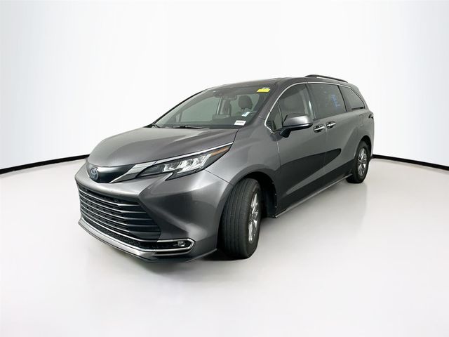 2022 Toyota Sienna XLE