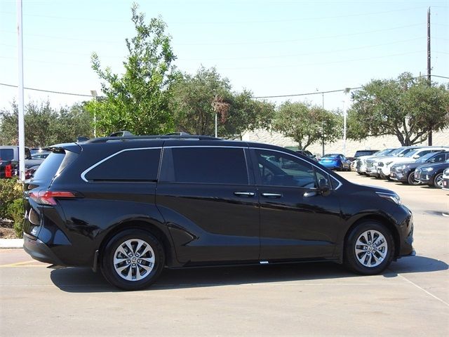 2022 Toyota Sienna XLE