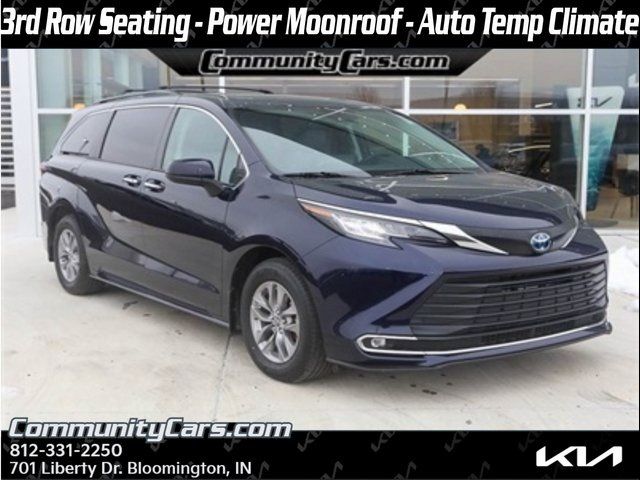 2022 Toyota Sienna XLE