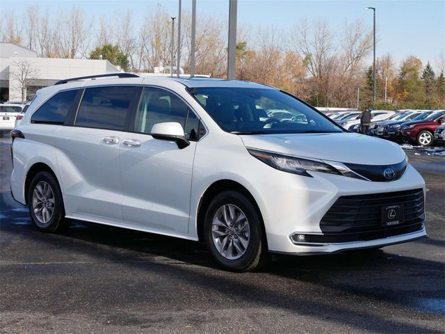 2022 Toyota Sienna XLE