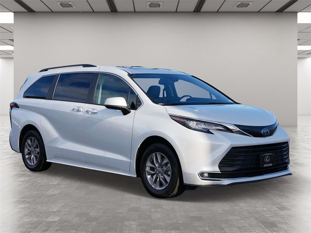 2022 Toyota Sienna XLE