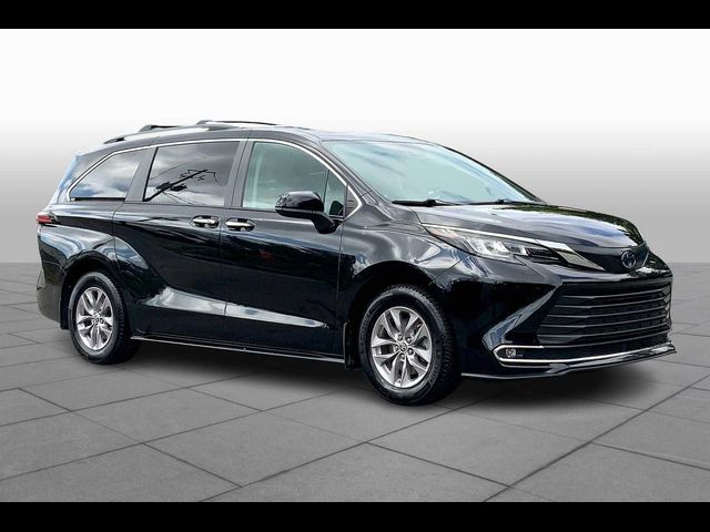 2022 Toyota Sienna XLE