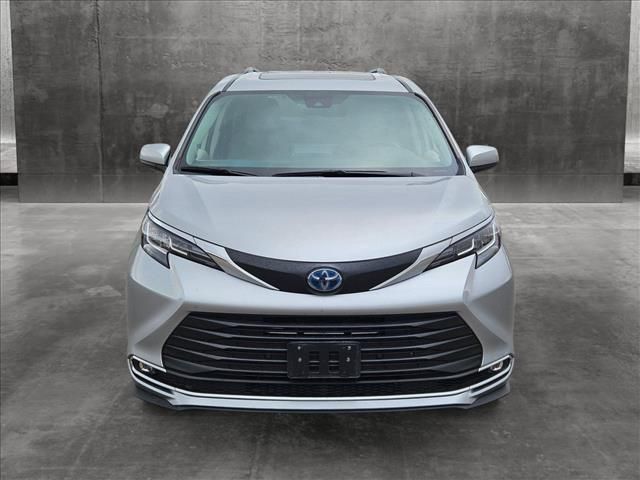 2022 Toyota Sienna XLE