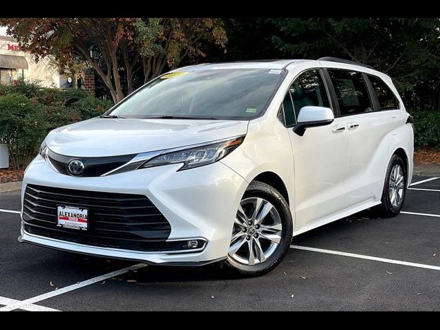 2022 Toyota Sienna XLE