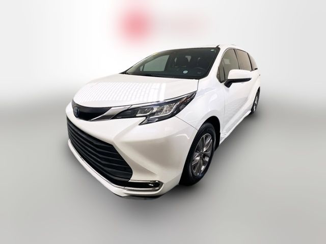 2022 Toyota Sienna XLE