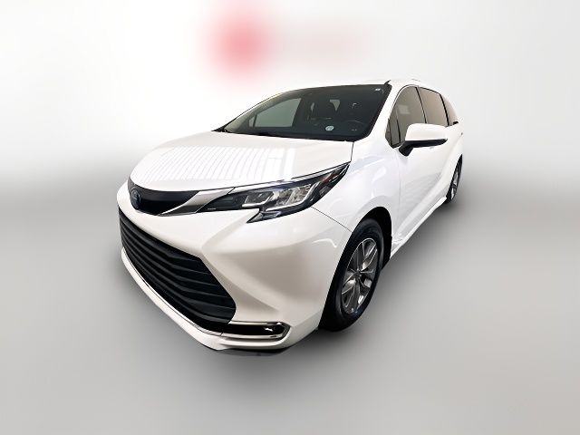 2022 Toyota Sienna XLE