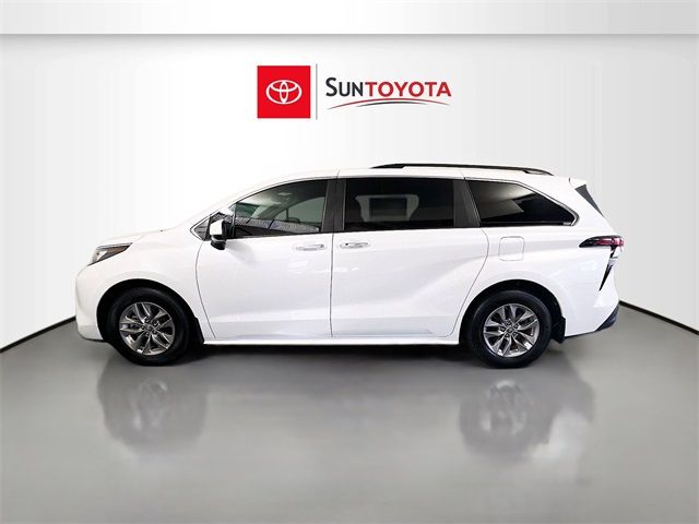 2022 Toyota Sienna XLE