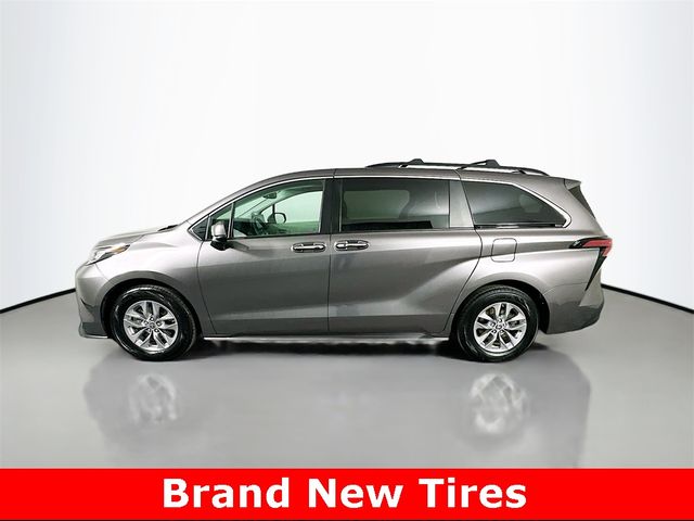 2022 Toyota Sienna XLE